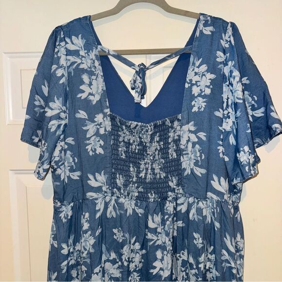 Torrid Water Floral Chambray High/Low V-Neck Button Front Maxi Dress - Picture 5 of 6